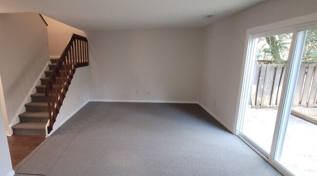 Building Photo - 7237 Sandy Creek Dr
