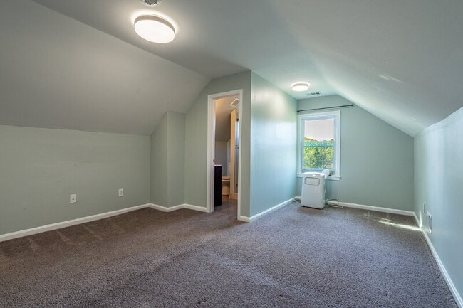 Building Photo - 3265 N Fulton Ave