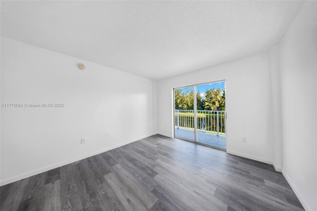 Building Photo - 16465 NE 22nd Ave