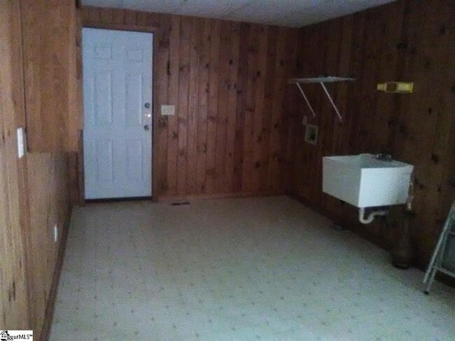 Building Photo - 1244 E Butler Rd