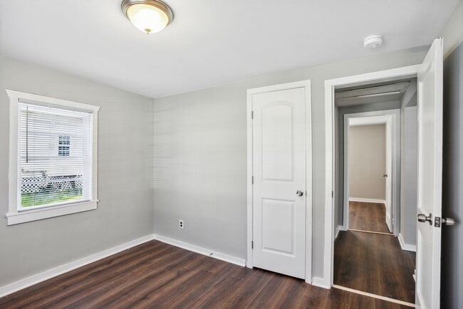 Building Photo - Very nice 2BR/1BA Home In Downtown Savannah