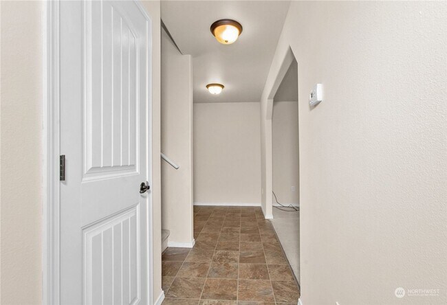 Building Photo - Listed For Rent