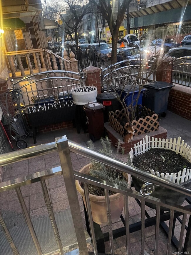 Building Photo - 17-20 Menahan St