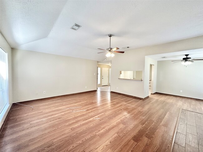 Building Photo - 21706 Nickerton Ln