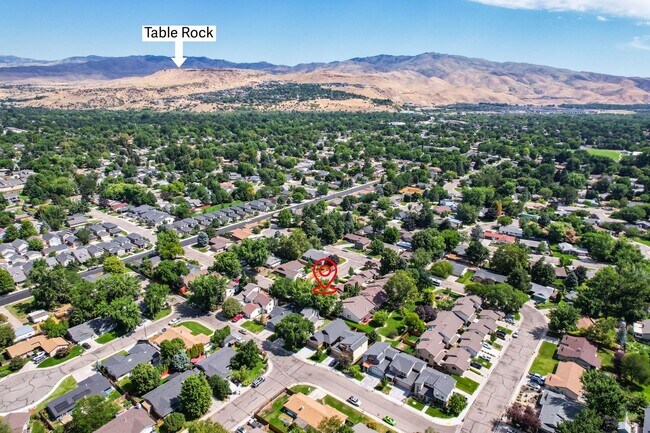 Building Photo - Prime SE Boise 3bd/2ba Townhome with 2-Car Garage