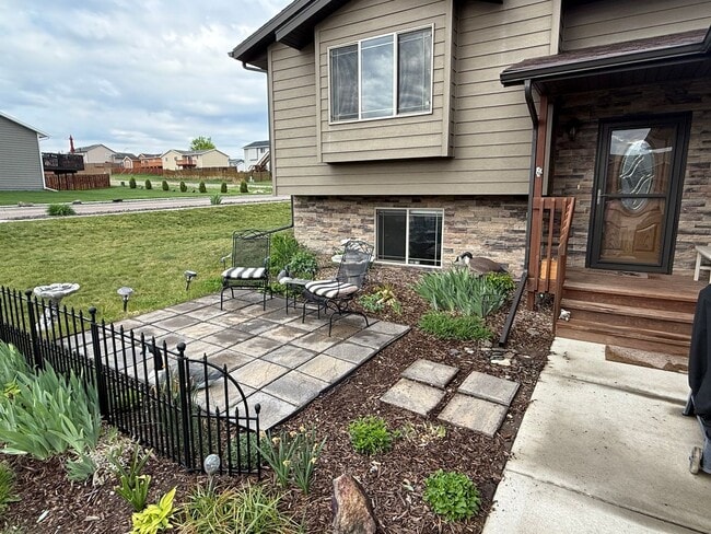 Building Photo - 4 Bedroom, 3 Bathroom Home for Rent