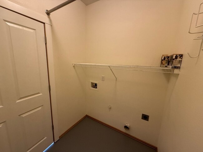 Building Photo - Fantastic 3 Bed/2 Bath Single Family Home in SE Bend