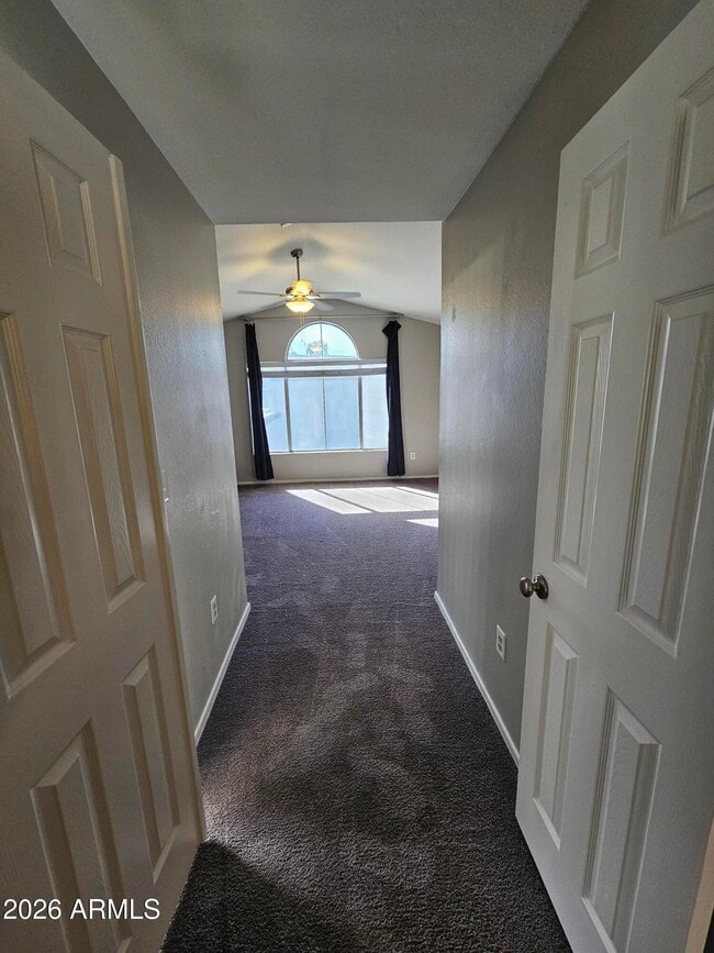 Building Photo - 1142 W Sandy Banks