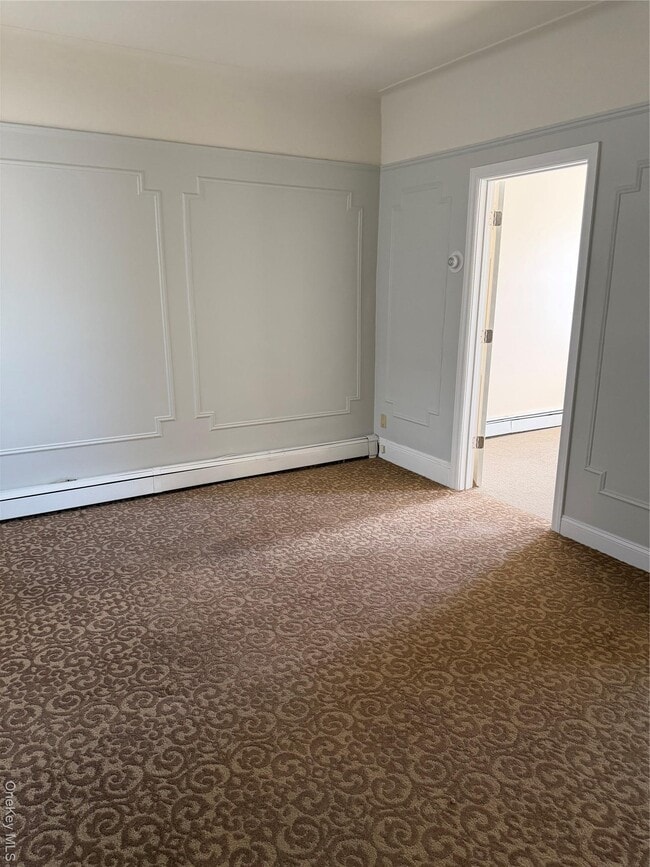 Building Photo - 322 Jericho Tpke