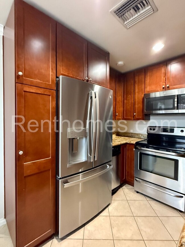 Building Photo - 4045 8th Ave