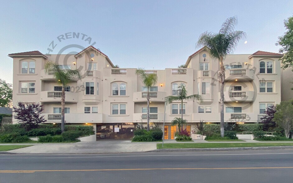 Primary Photo - 12140 Moorpark St