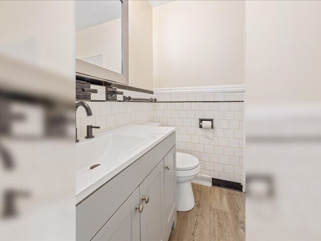 Building Photo - Luxury Remodeled 4 Bedrooms  2 Full Baths