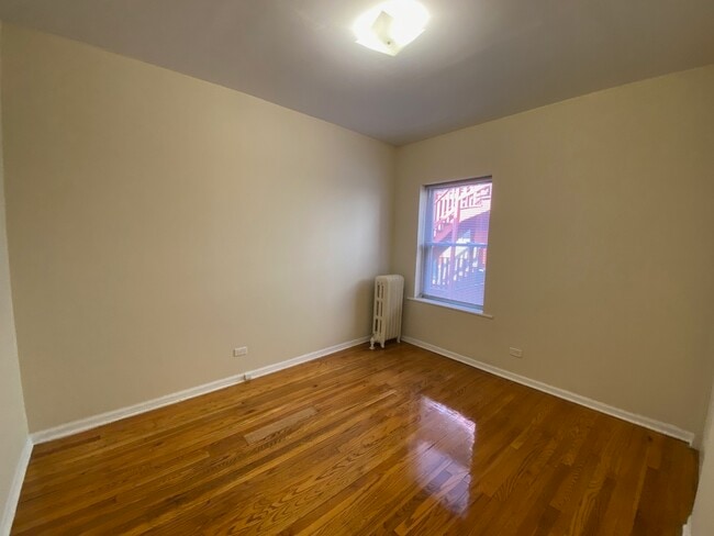 Building Photo - 1349 W Touhy Ave