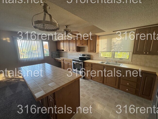 Building Photo - 110 Cherry Hills Ct