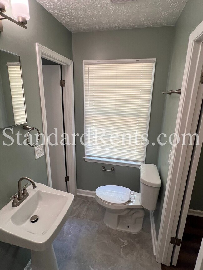 Building Photo - 4072 Plantation Dr