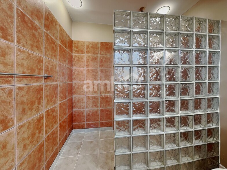 Building Photo - 1801 Winger Dr