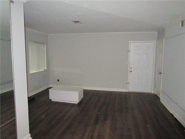 Building Photo - 4003 Wingate Way
