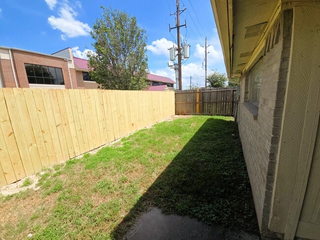 Building Photo - 5611 Caldicote St