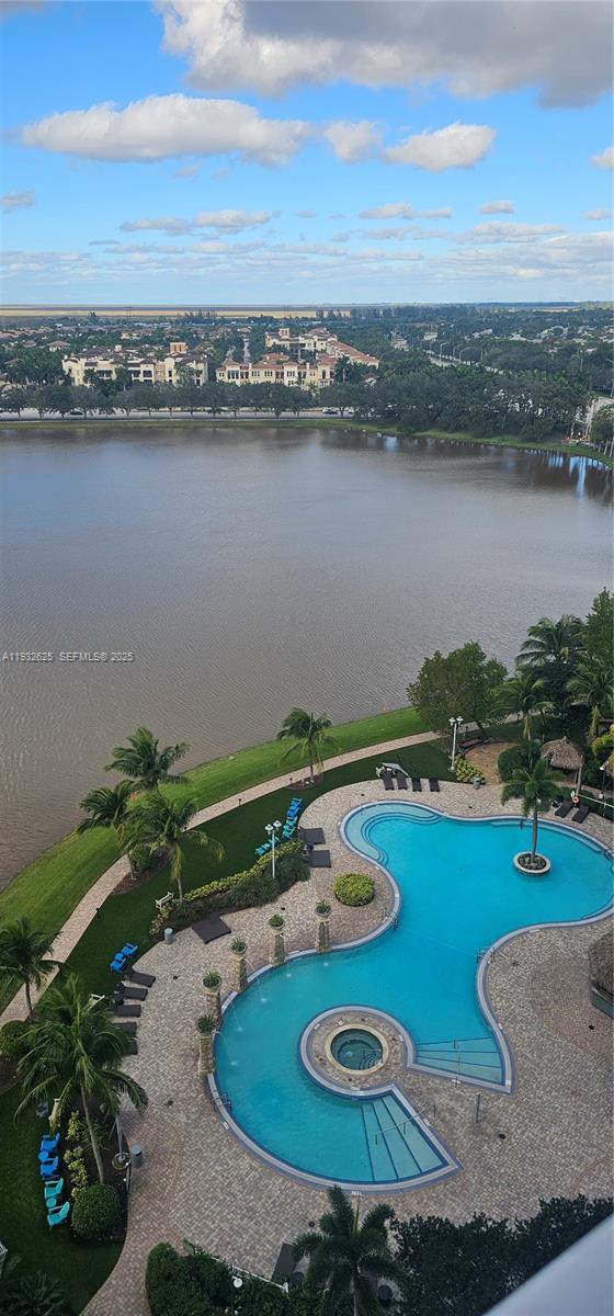 Building Photo - 2681 N Flamingo Rd