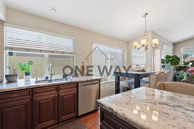 Building Photo - 1307 E Century Ave