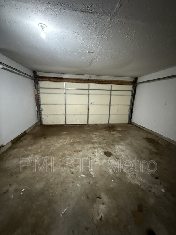 Building Photo - 10342 Ross Cir
