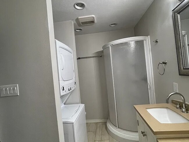 Building Photo - 4300 Valentine St