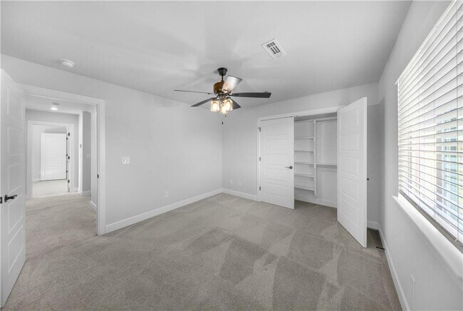 Building Photo - 1140 Hope St