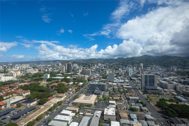 Building Photo - 1296 Kapiolani Blvd