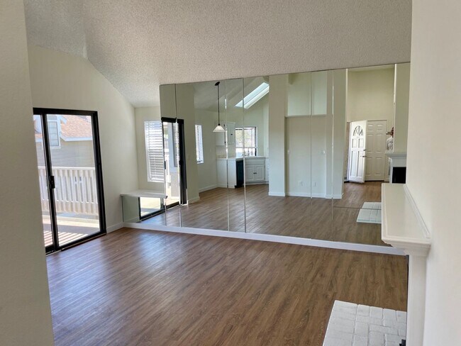 Building Photo - Welcome to Coastal Living at Its Finest!