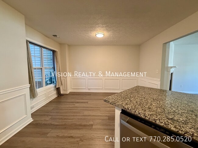 Building Photo - 2084 Manhattan Pkwy