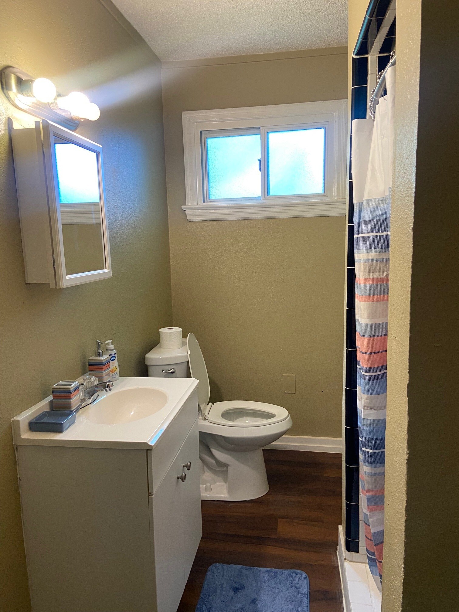 Building Photo - 600 9th Ct S