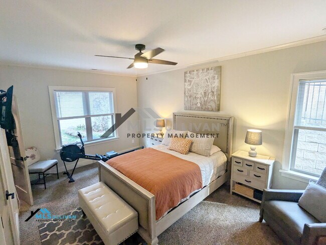 Building Photo - 2975 Carolyn Dr