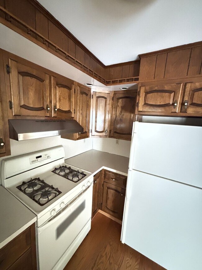 Building Photo - Spacious 3br Home for rent located in Whitehall, Echo Heights!