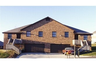 Building Photo - 527-691-693-IO