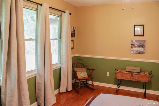 Building Photo - 539 Woodcrest Dr