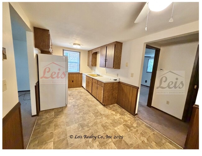 Building Photo - 1525 Saratoga Dr