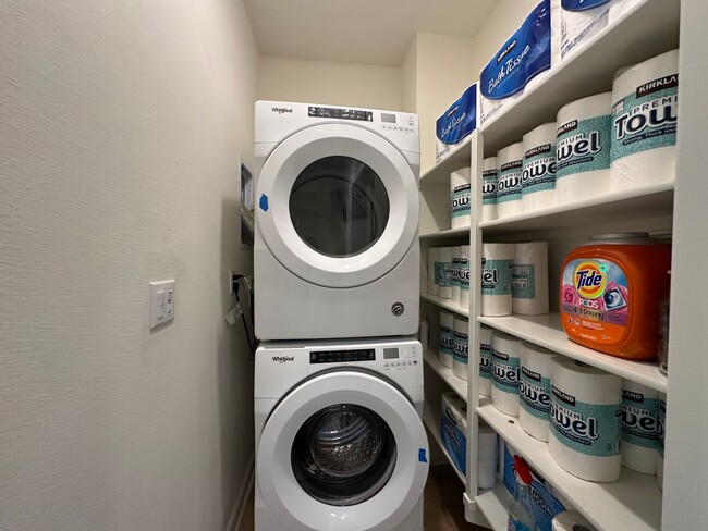 Building Photo - Room for Rent in Stanton-Prime Location