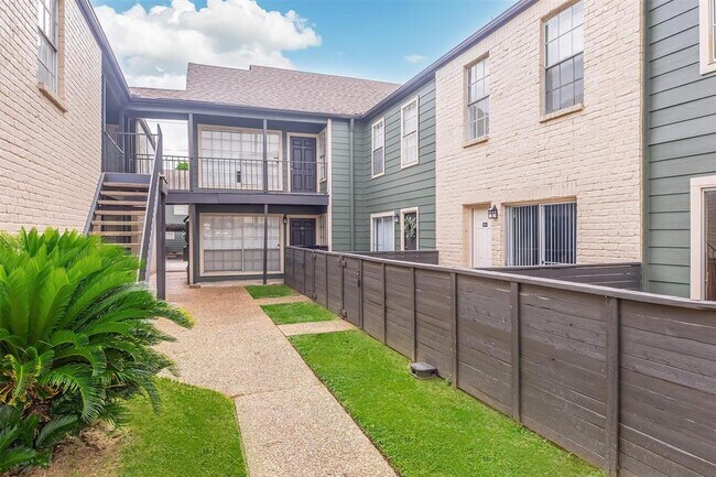 Building Photo - 1700 Seaspray Ct