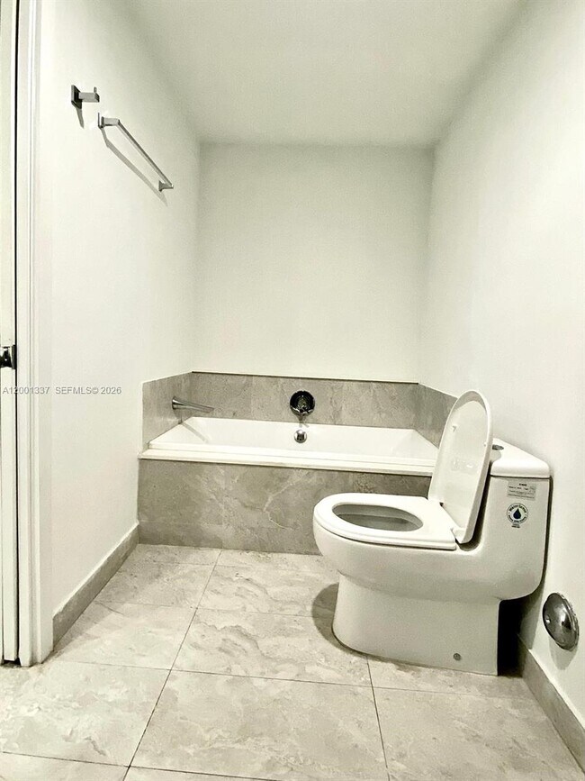 Building Photo - 488 NE 18th St