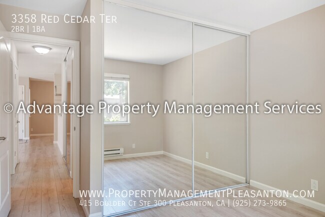 Building Photo - Welcoming 2 bed, 1 bath 750 sq ft condo lo...