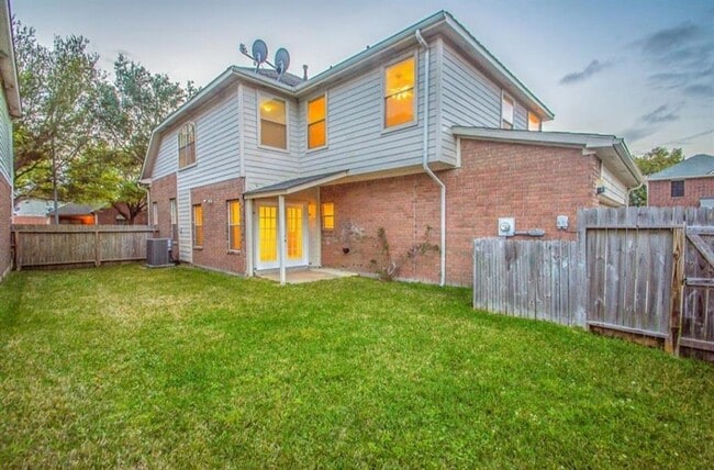 Building Photo - 15903 Timber Chase Dr