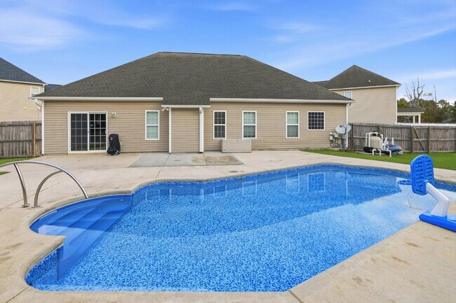 Building Photo - 124 Regatta Way