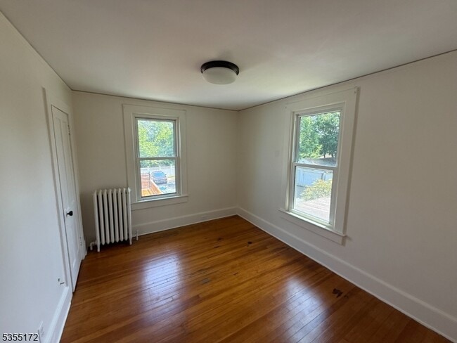 Building Photo - 19 E Hanover Ave