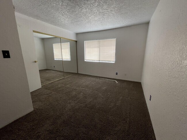 Building Photo - 6041 Sequoia Rd NW
