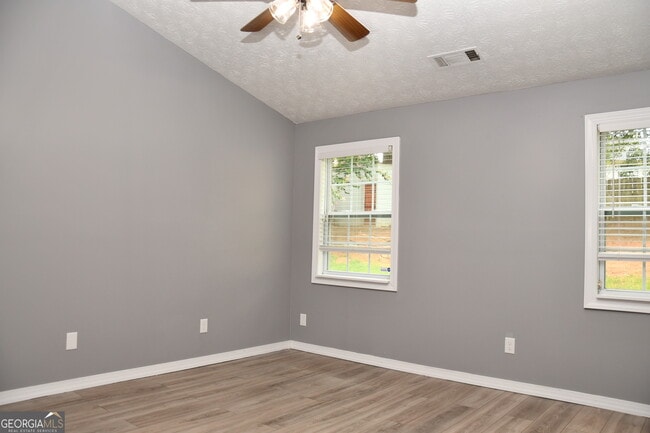 Building Photo - 5932 Homestead Cir