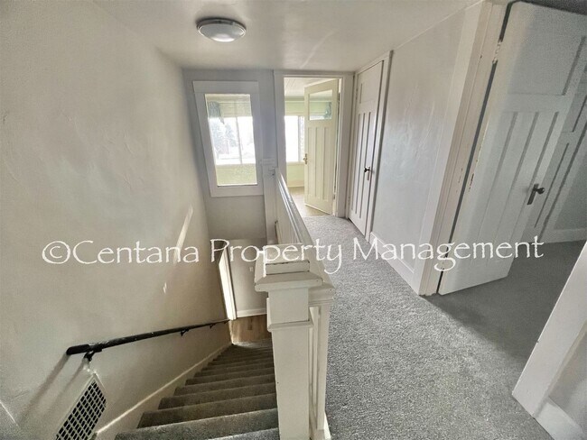 Building Photo - 1320 W Gold St
