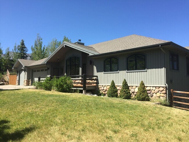 Large Private Luxury Home in Pinebrook Es... - Large Private Luxury Home in Pinebrook  Es...