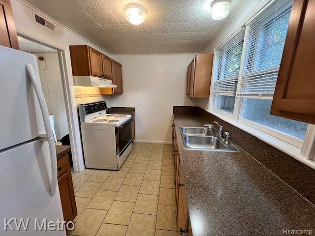 Building Photo - 624 Montrose Ave