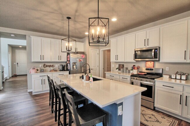 Building Photo - 3 bed 2.5 bath Parker home built in 2020