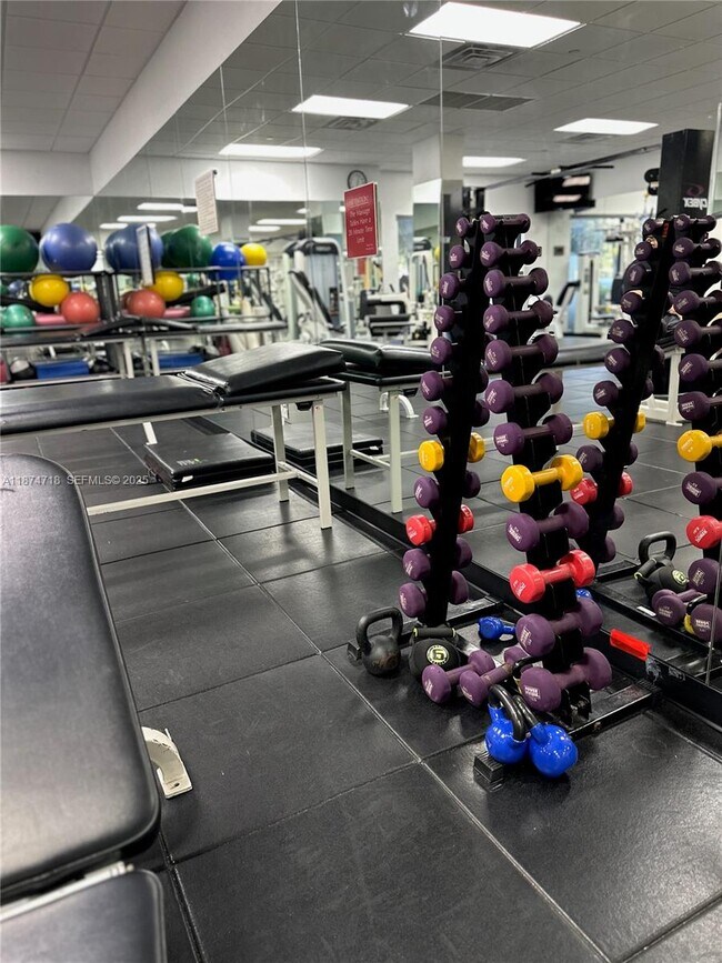 Building Photo - 3 Grove Isle Dr